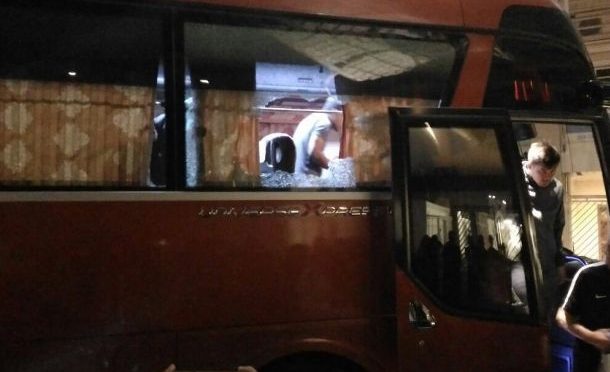 Bus Timnas Indonesia Di Terror Saat Ingin Kembali Ke Hotel